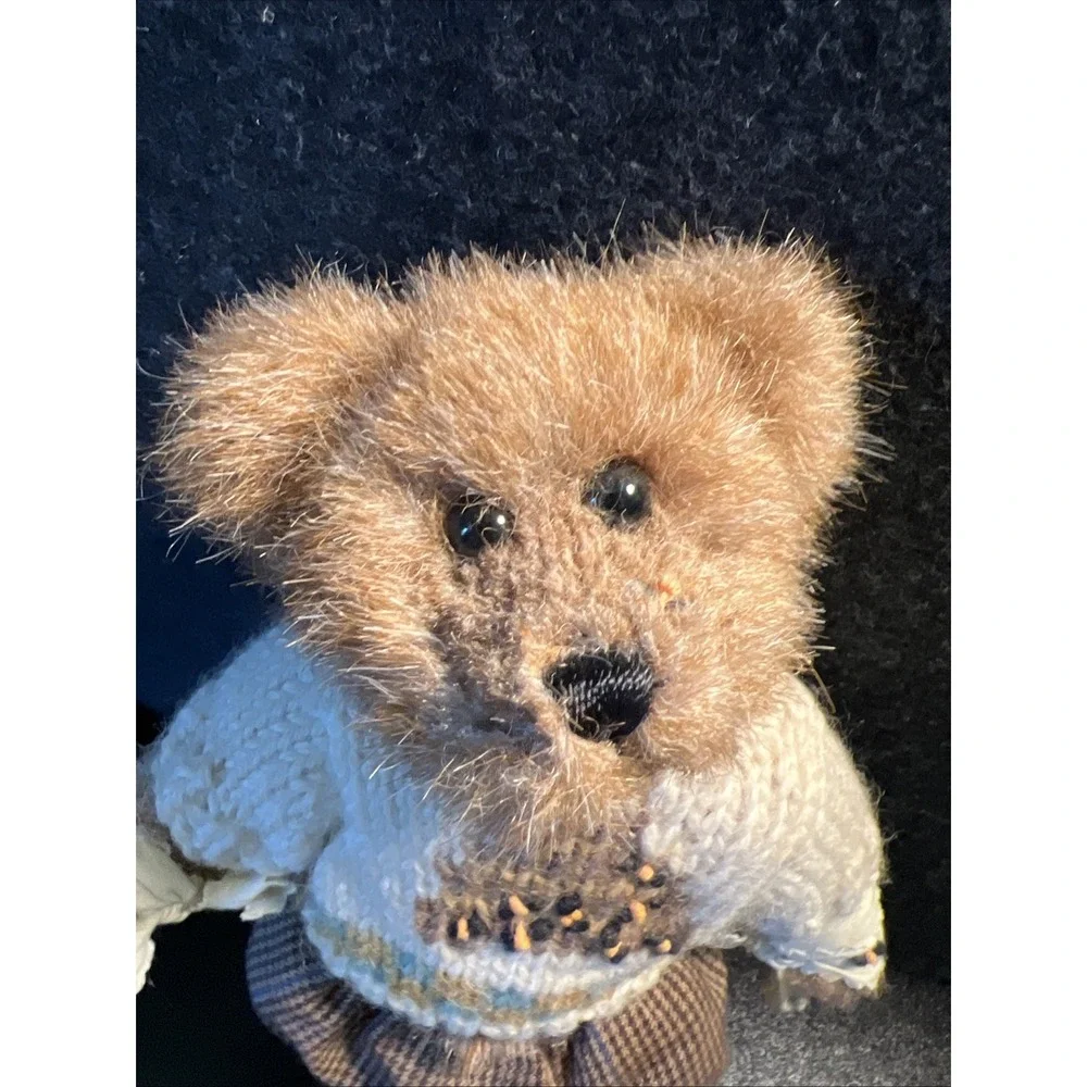 Retired Boyds Bears & Friends Edmund T. Bear‎ Beehive Sweater 8
